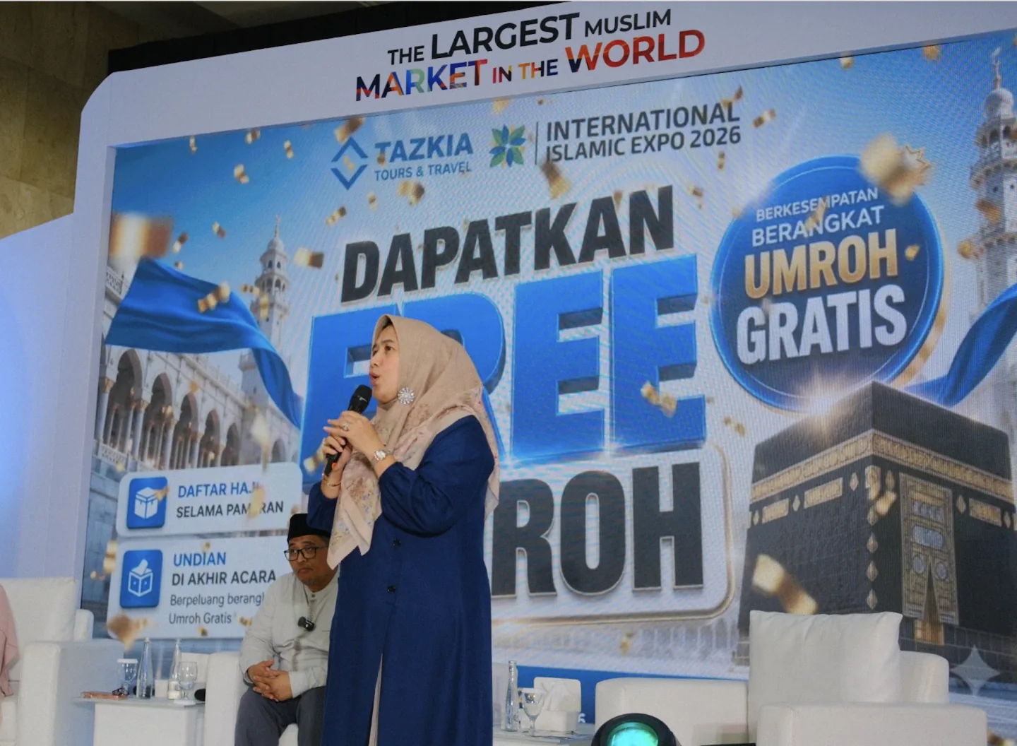 Perwakilan Tazkia berbicara di panggung International Islamic Expo 2026